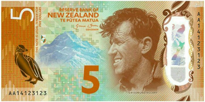 اسکناس 5 دلاری جدید نیوزلند و تصویری از ادموند هیلاری بر روی آن