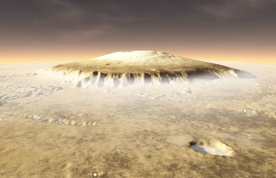 پهنای پایه مخروط آتشفشان المپیوس حدودا 624 کیلومتر است.