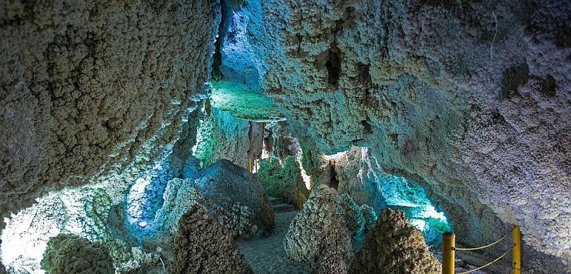 نورپردازی غار برای بازدید گردشگران