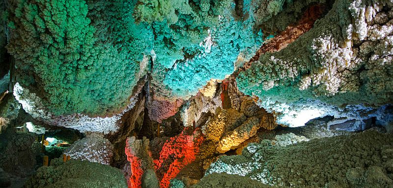 تصویری بسیار زیبا از غار چال نخجیر