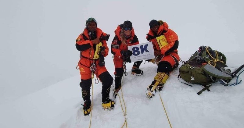 کریستین هاریلا به قله ماناسلو صعود کرد