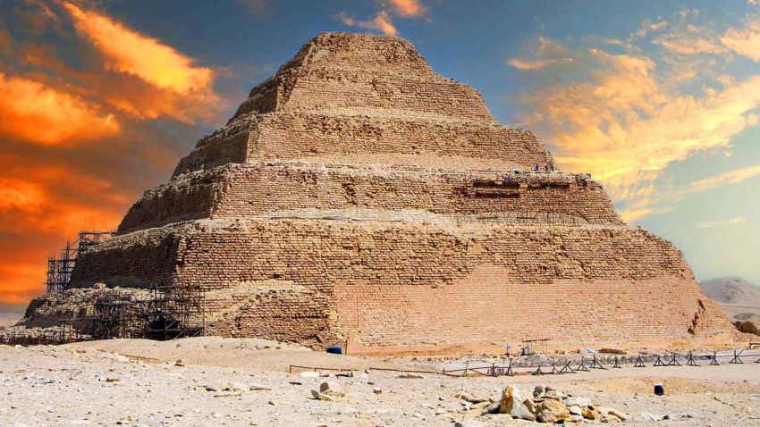 هرم پلکانی «جوزر» واقع در گورستان «سقاره» | Pyramid of Djoser