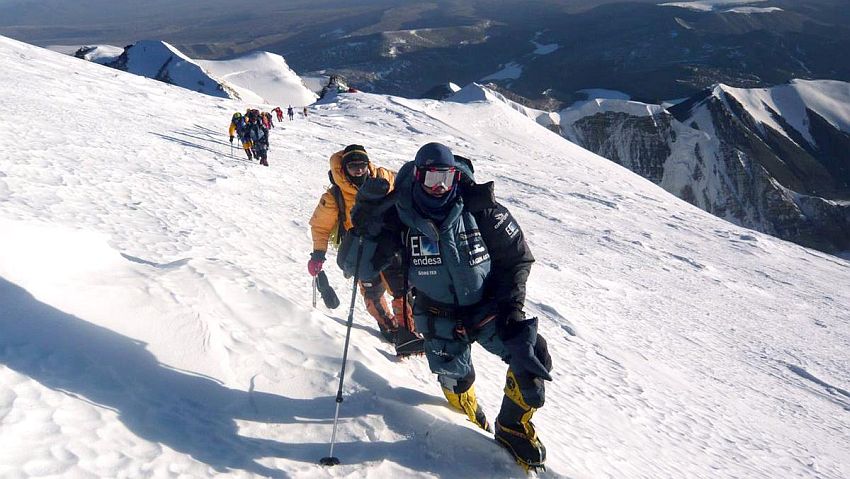 مرگ دو کوهنورد آمریکایی در شیشاپانگما